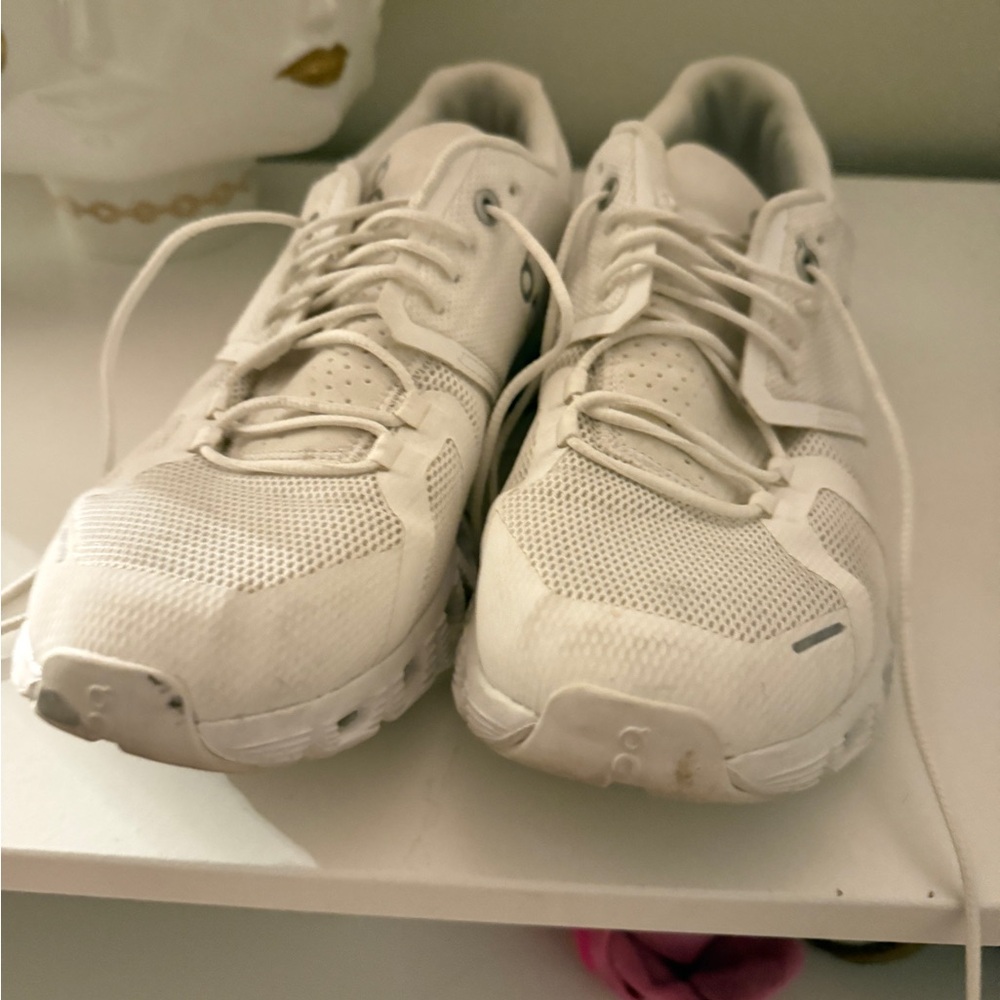White oncloud